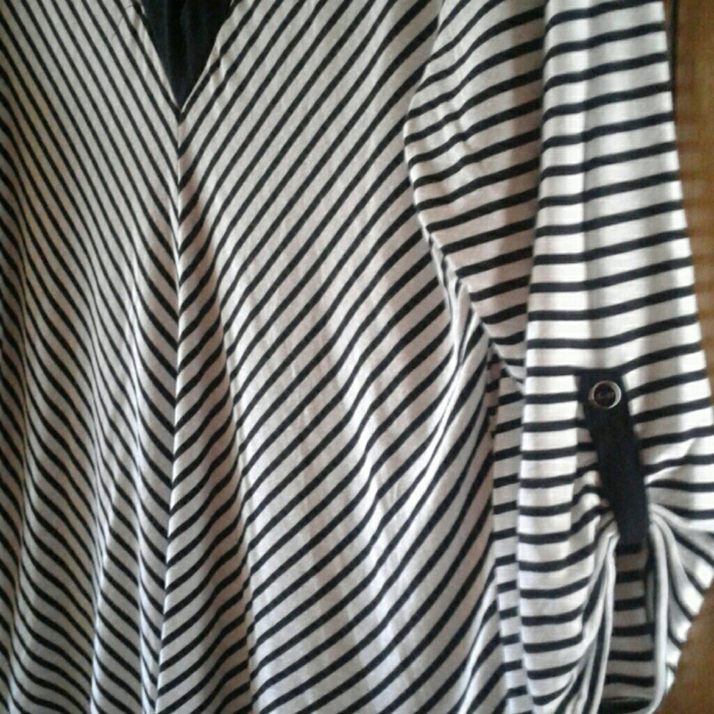 Shirt - Picture 3 of 4